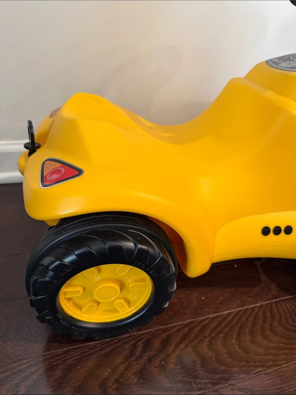 Caterpillar Dump Truck Yellow Ride-On Construction Tractor for Kids!